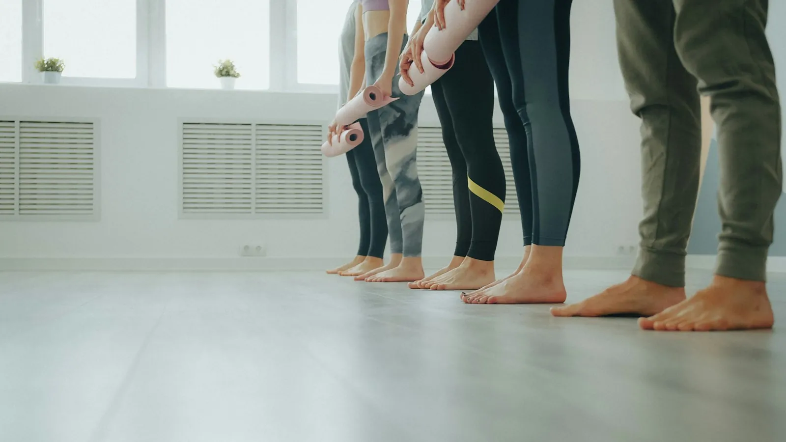 Rehabilitation equipment, illustrating structured physiotherapy for the abdominal muscles.