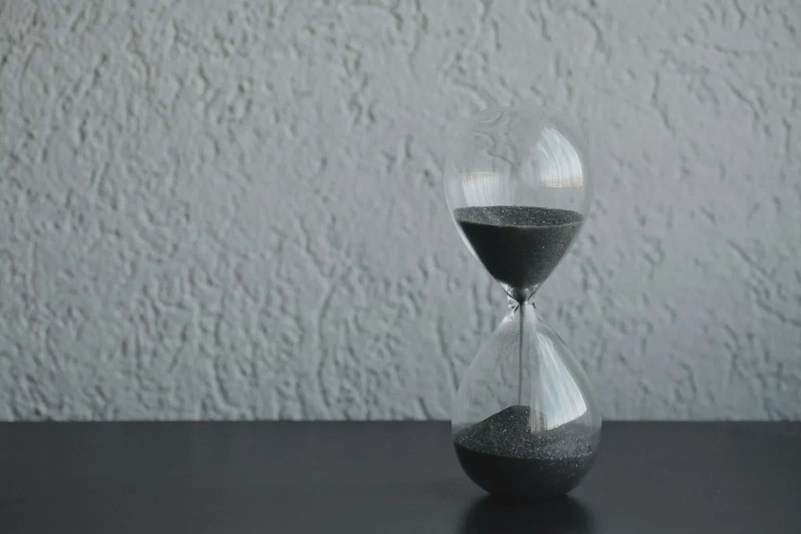 A timer beside a calendar, illustrating timing as a legitimate alternative.