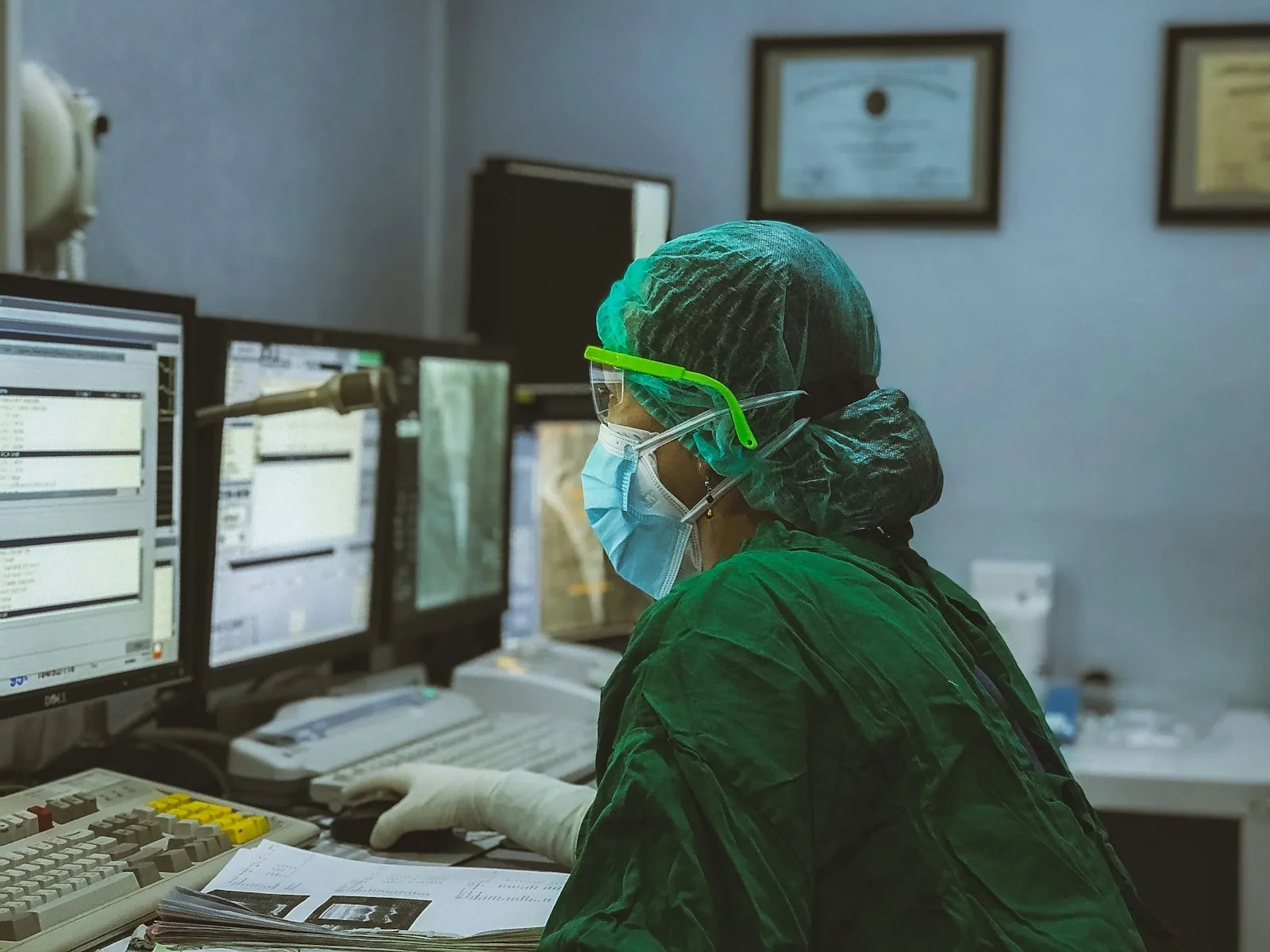 A monitor displaying vital signs, illustrating anaesthetic monitoring during surgery.
