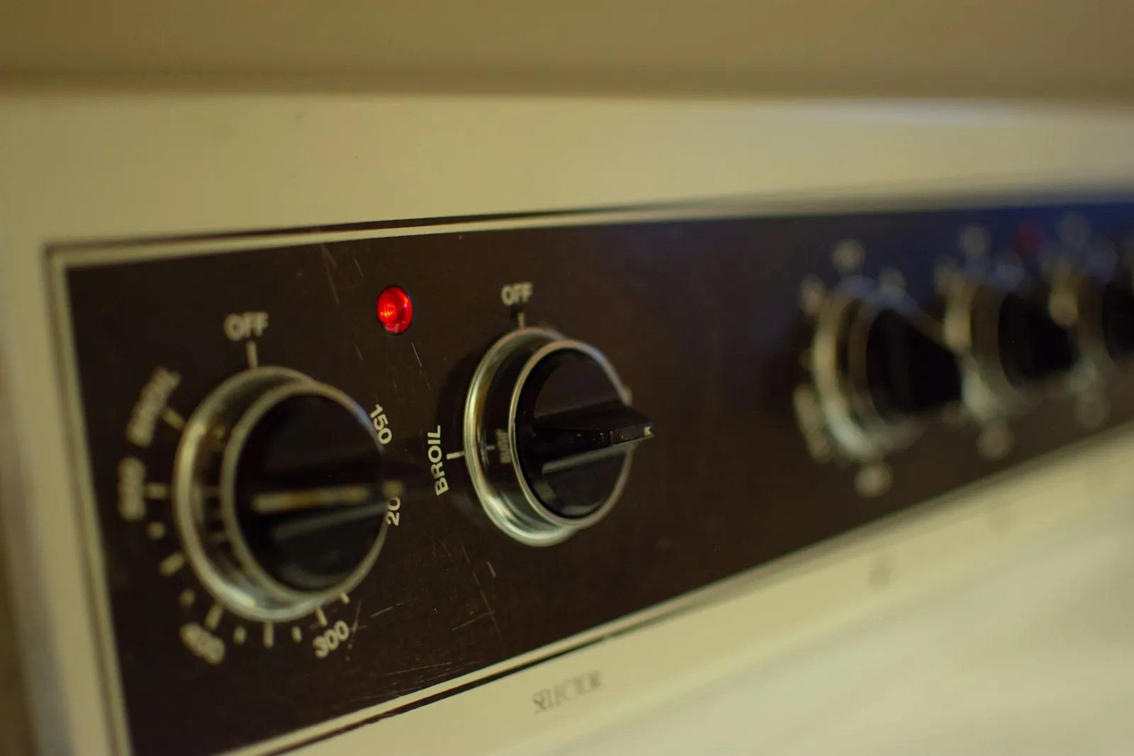 Several dials set differently, illustrating the variables inside one plan.