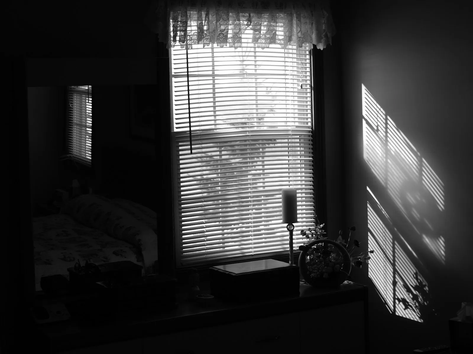 Morning light in a room, illustrating comparing puffiness morning and evening.