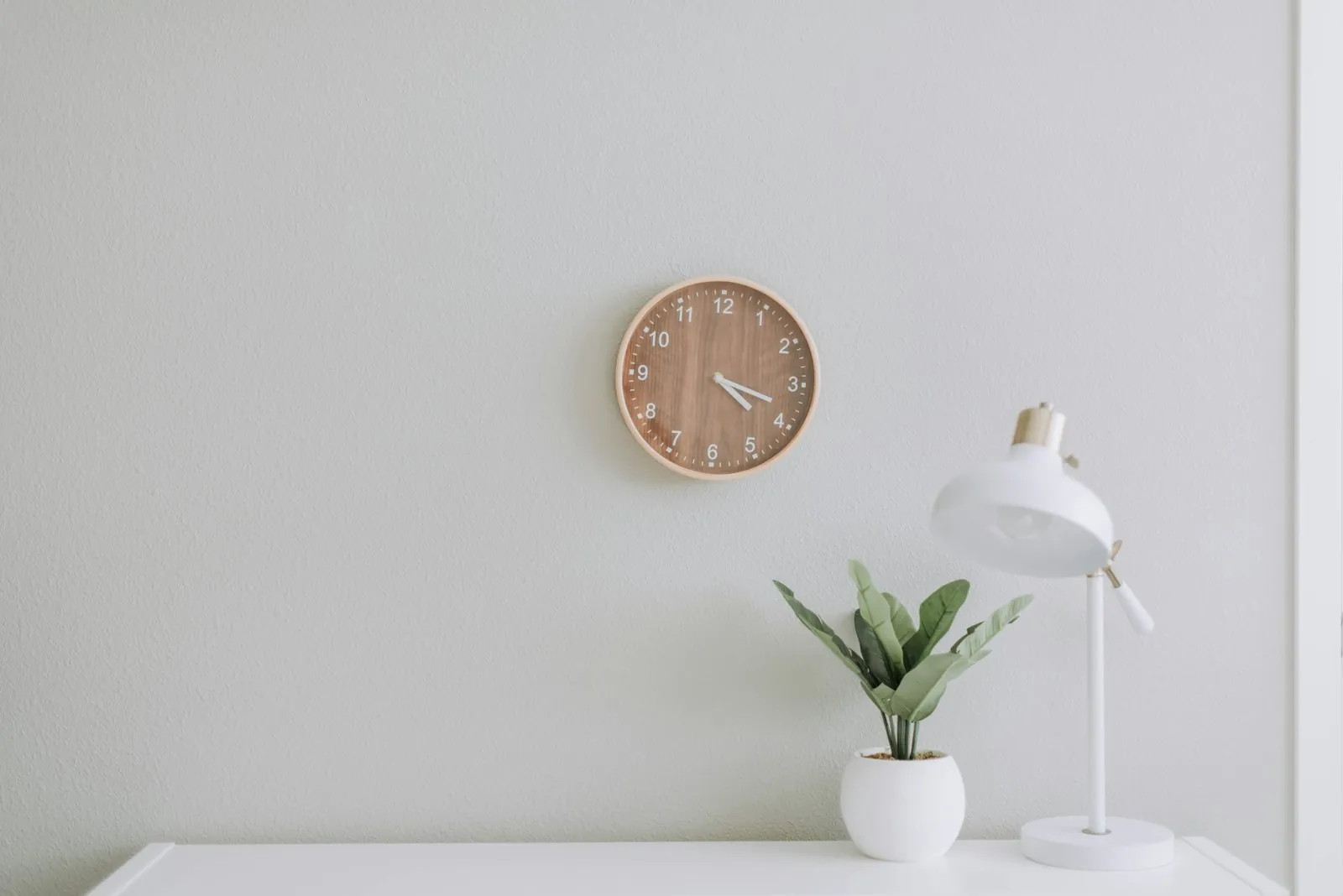 A clock, illustrating an operation measured in about an hour.