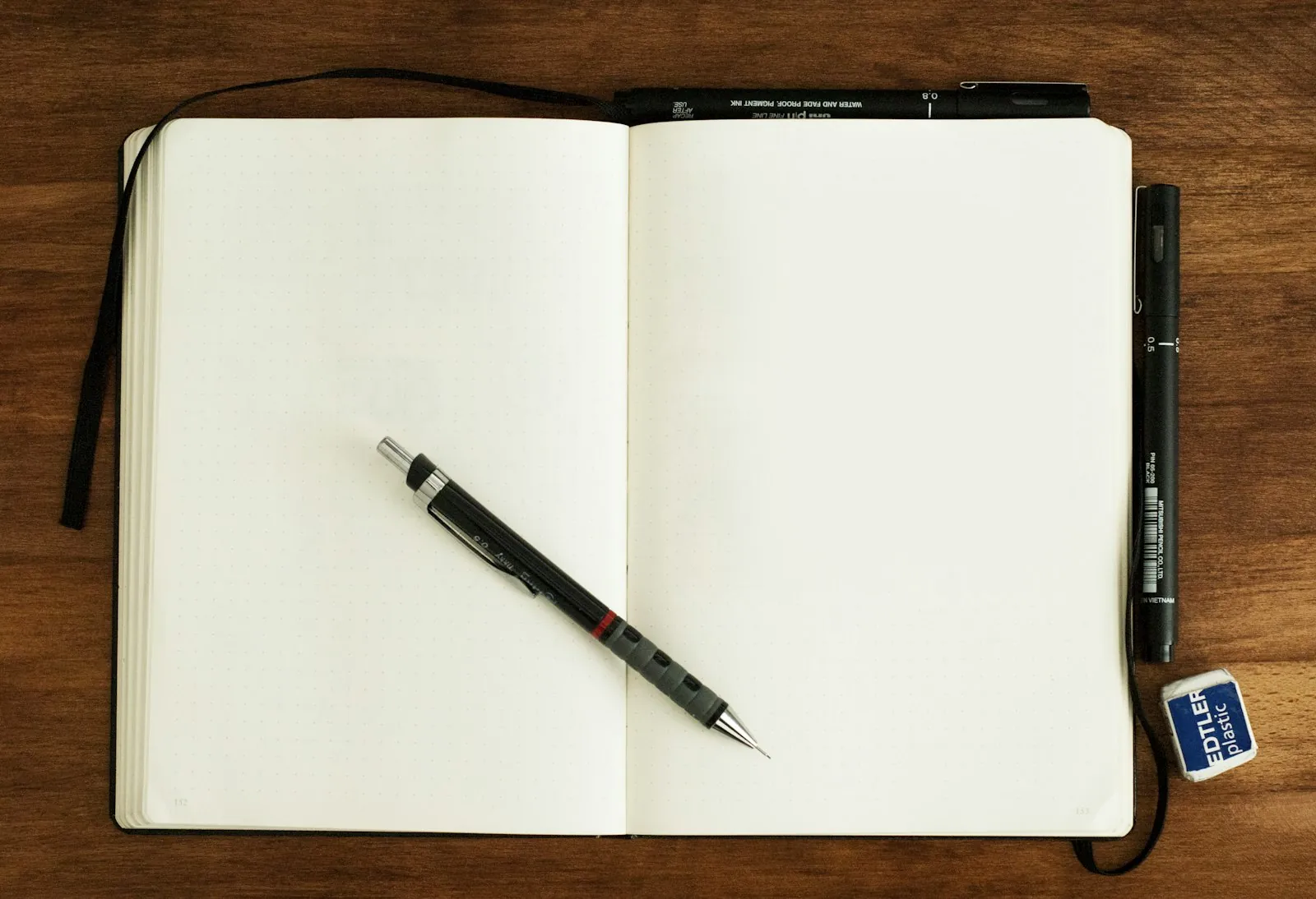 A checklist on a notepad, illustrating preparation before surgery.