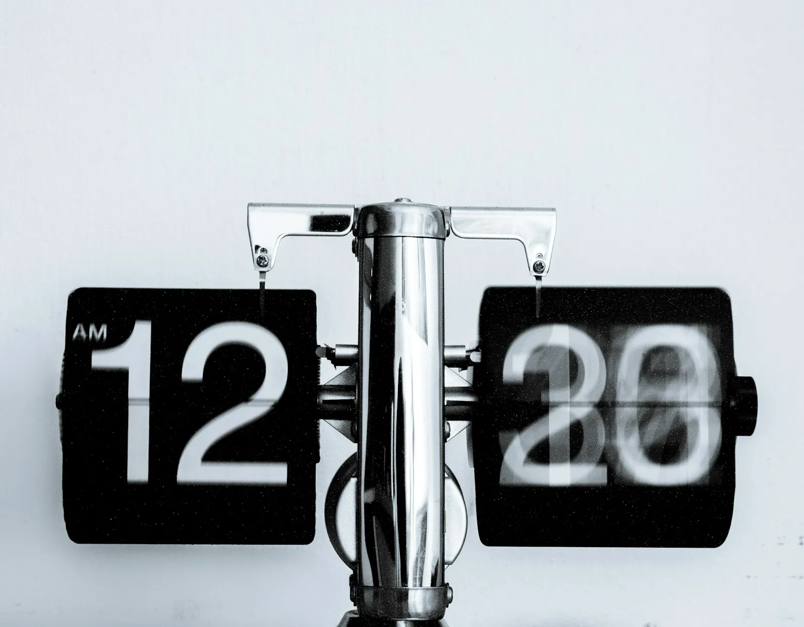 A clock, illustrating a recovery measured in days rather than weeks.